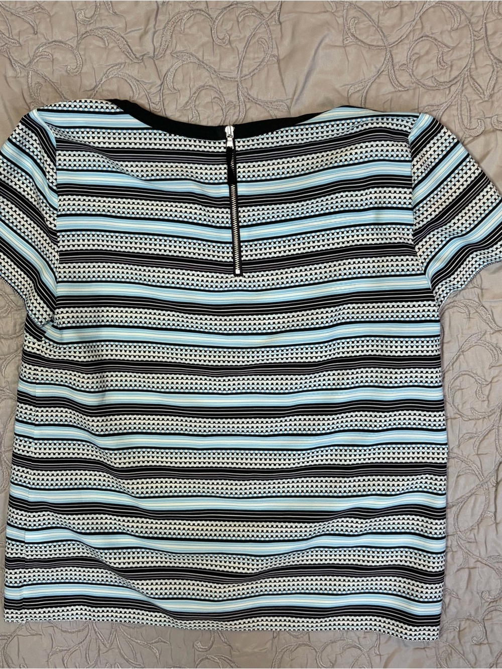 Lot Of 4 Women’s Medium 10 Blouses Polyester Loft Talbots Gap Workwear Shirts - Picture 9 of 13